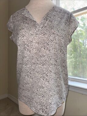 Ivanka Trump Black and White V-Neck Printed Blouse